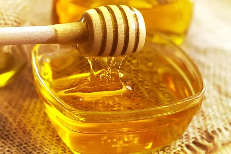 Cách chữa ho ngứa cổ bằng mật ong