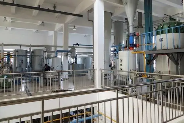 Tìm Hiểu Quy Trình Sản Xuất Dầu Hướng Dương 12 Tinh chế dầu